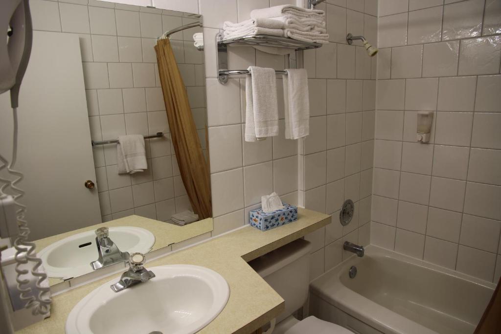Waterfront Inn Πέντικτον Δωμάτιο φωτογραφία