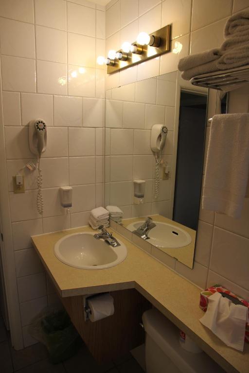 Waterfront Inn Πέντικτον Δωμάτιο φωτογραφία